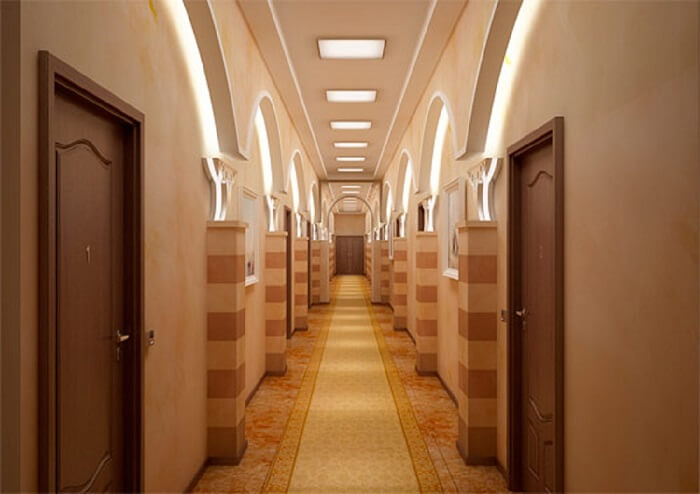 Установка дверей Отель на проспекте Большевиков д. 78